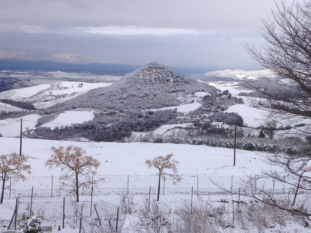 In Canto Sul Poggio Bed and Breakfast Volterra Buitenkant foto